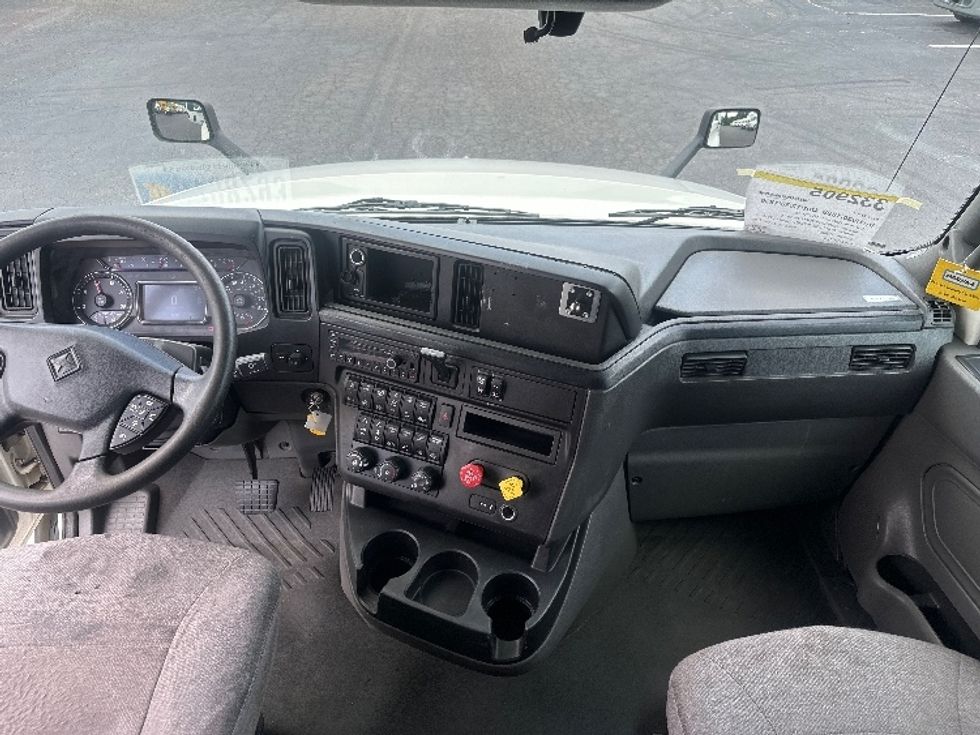 Sleeper Tractor-Heavy Duty Tractors-International-2020-LT625-Greensboro-NC-459,863\n\t\tmiles-$ 53,750 - Image 12