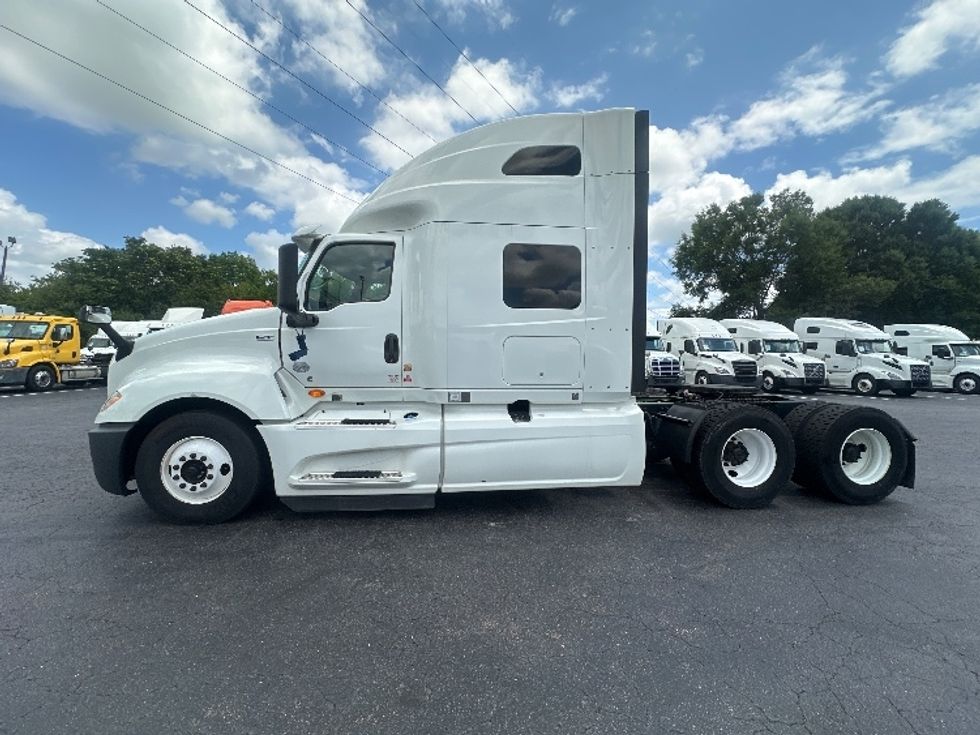 Sleeper Tractor-Heavy Duty Tractors-International-2020-LT625-Greensboro-NC-459,863\n\t\tmiles-$ 53,750 - Image 4