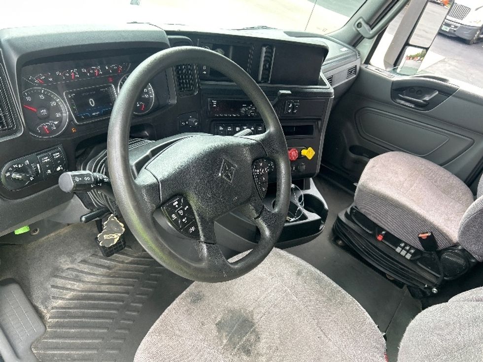Sleeper Tractor-Heavy Duty Tractors-International-2020-LT625-Greensboro-NC-469,436\n\t\tmiles-$ 54,500 - Image 10