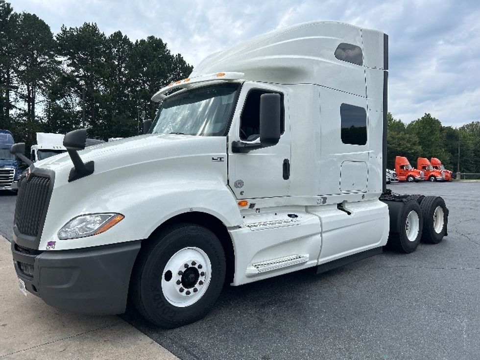 Sleeper Tractor-Heavy Duty Tractors-International-2020-LT625-Greensboro-NC-469,436\n\t\tmiles-$ 54,500 - Image 3