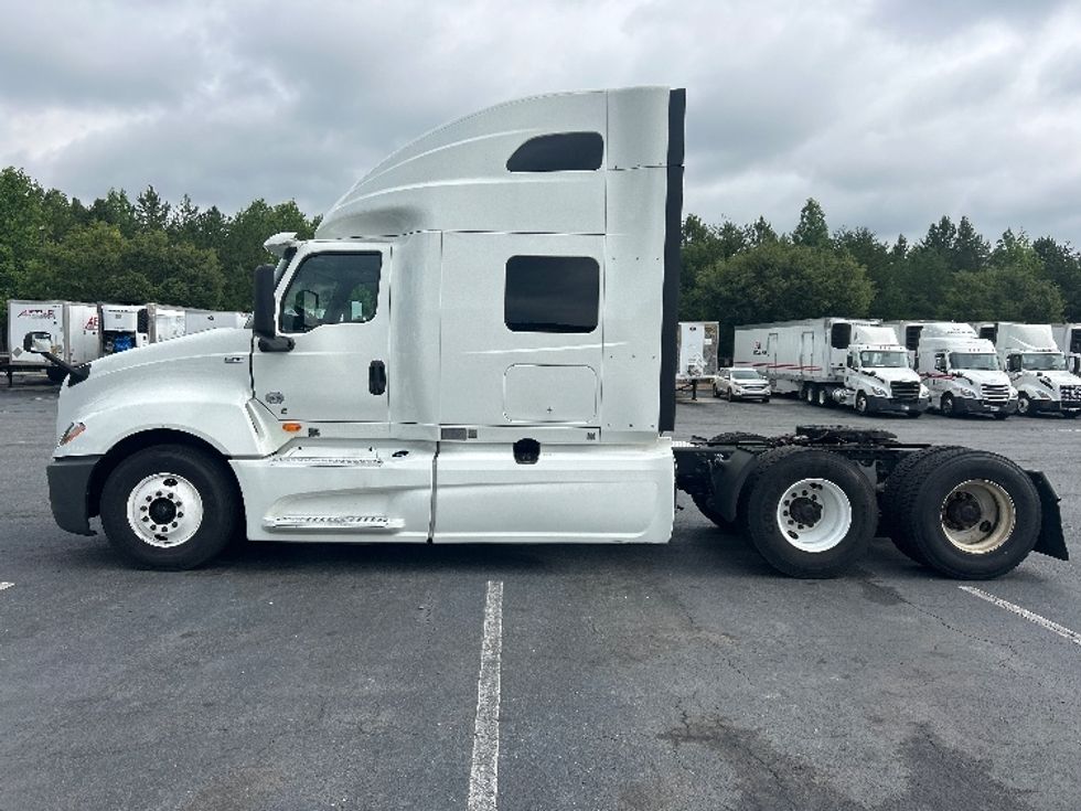 Sleeper Tractor-Heavy Duty Tractors-International-2020-LT625-Greensboro-NC-470,130\n\t\tmiles-$ 52,250 - Image 4