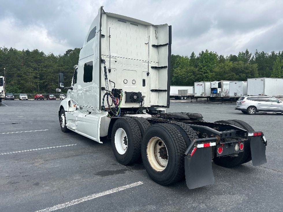 Sleeper Tractor-Heavy Duty Tractors-International-2020-LT625-Greensboro-NC-470,130\n\t\tmiles-$ 52,250 - Image 5
