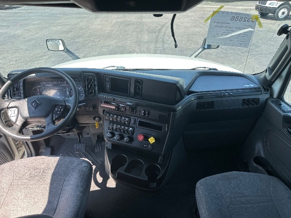 Sleeper Tractor-Heavy Duty Tractors-International-2020-LT625-Greensboro-NC-482,565\n\t\tmiles-$ 48,500 - Image 12