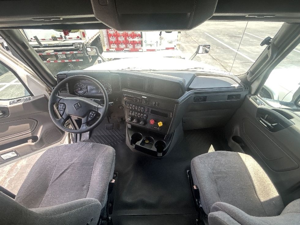 Sleeper Tractor-Heavy Duty Tractors-International-2020-LT625-Greensboro-NC-483,616\n\t\tmiles-$ 51,500 - Image 11