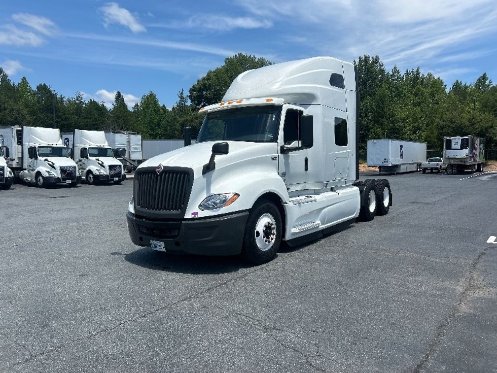 Sleeper Tractor-Heavy Duty Tractors-International-2020-LT625-Greensboro-NC-483,616\n\t\tmiles-$ 51,500 - Image 3