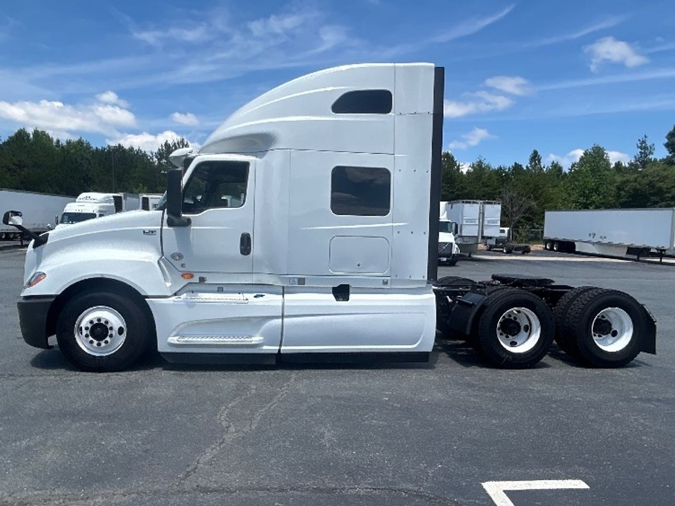 Sleeper Tractor-Heavy Duty Tractors-International-2020-LT625-Greensboro-NC-483,616\n\t\tmiles-$ 51,500 - Image 4
