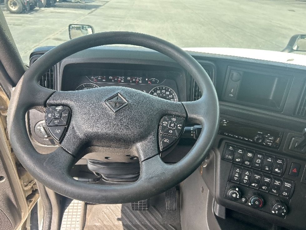 Sleeper Tractor-Heavy Duty Tractors-International-2020-LT625-Greensboro-NC-488,909\n\t\tmiles-$ 51,500 - Image 11