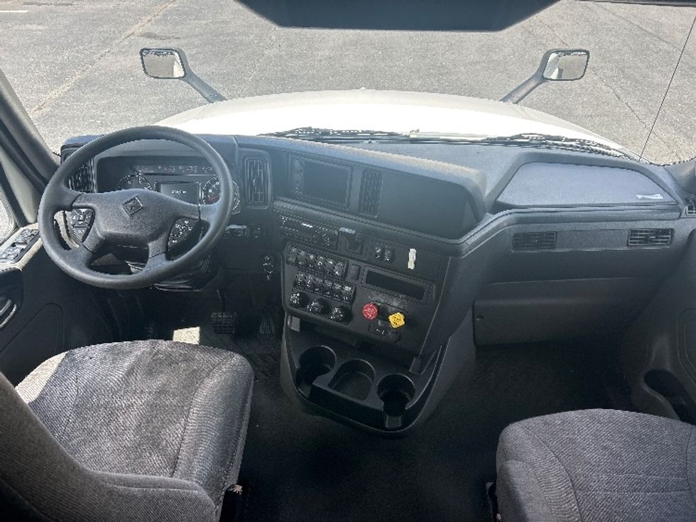 Sleeper Tractor-Heavy Duty Tractors-International-2020-LT625-Greensboro-NC-488,909\n\t\tmiles-$ 51,500 - Image 12