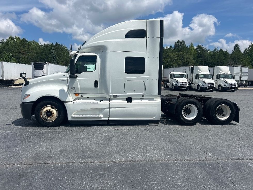 Sleeper Tractor-Heavy Duty Tractors-International-2020-LT625-Greensboro-NC-488,909\n\t\tmiles-$ 51,500 - Image 4