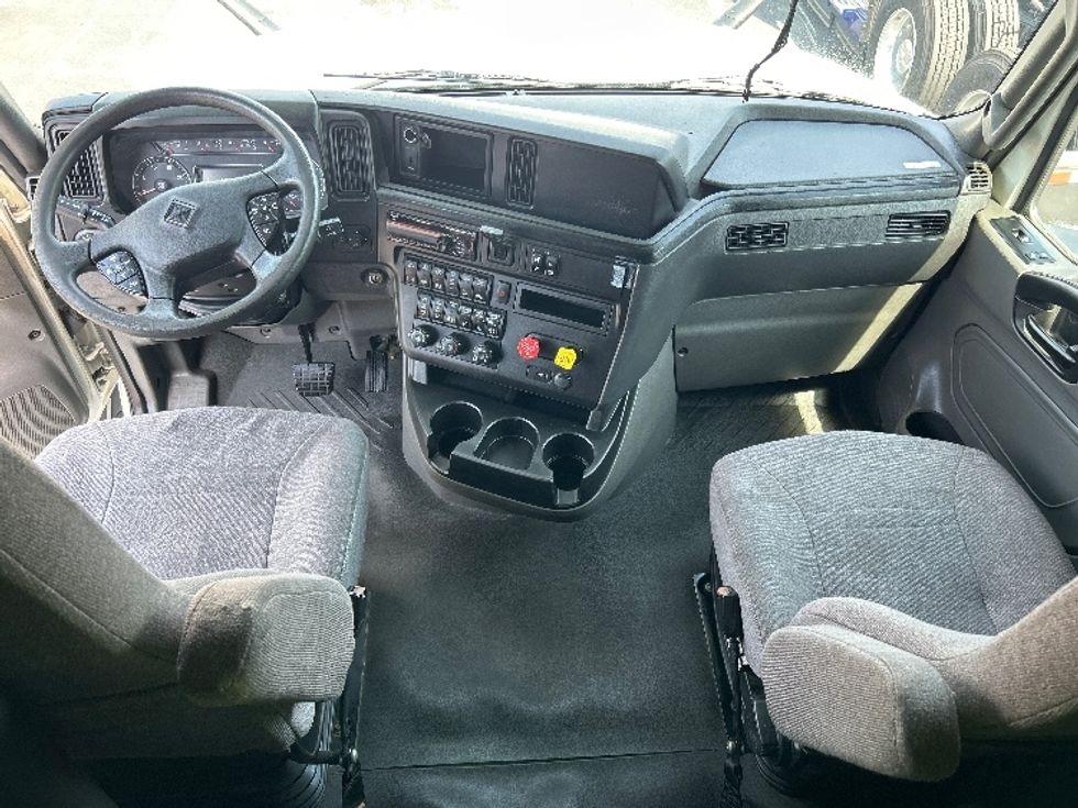 Sleeper Tractor-Heavy Duty Tractors-International-2020-LT625-Greensboro-NC-490,255\n\t\tmiles-$ 49,000 - Image 12