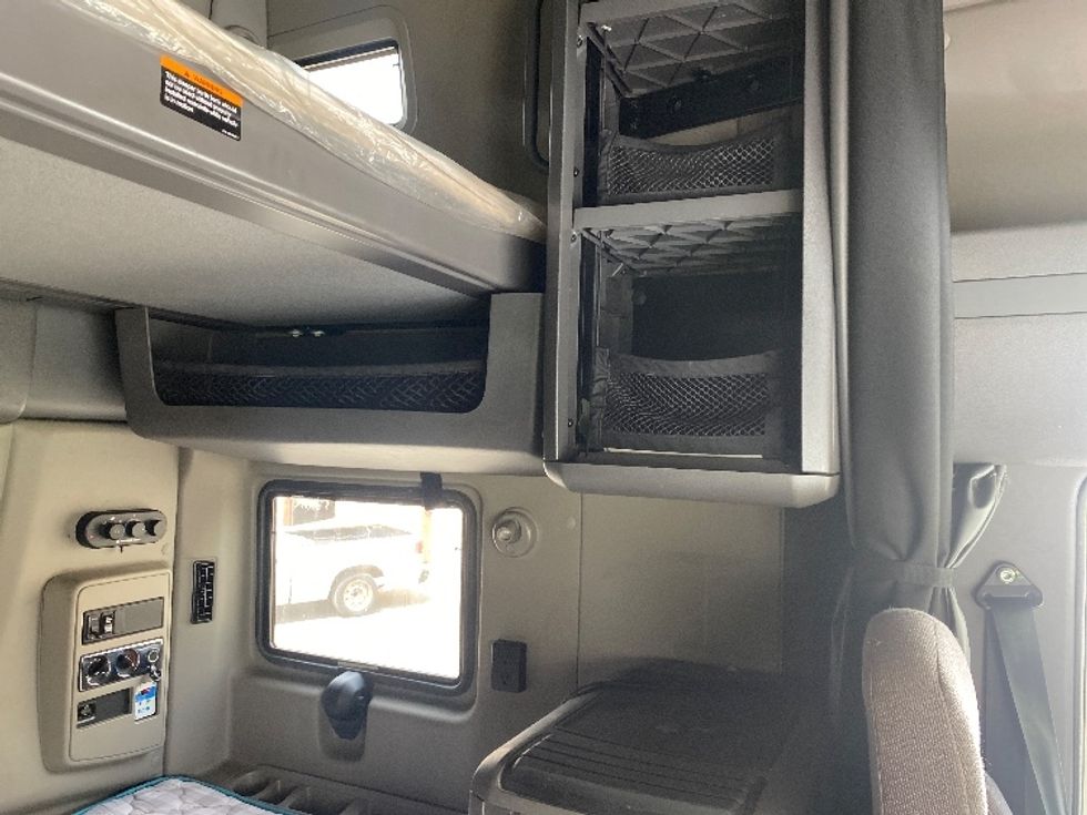 Sleeper Tractor-Heavy Duty Tractors-International-2020-LT625-Greensboro-NC-498,065\n\t\tmiles-$ 44,000 - Image 18