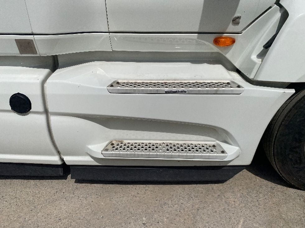 Sleeper Tractor-Heavy Duty Tractors-International-2020-LT625-Greensboro-NC-498,065\n\t\tmiles-$ 44,000 - Image 28