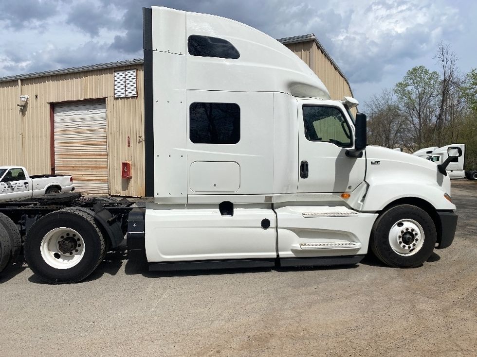 Sleeper Tractor-Heavy Duty Tractors-International-2020-LT625-Greensboro-NC-498,065\n\t\tmiles-$ 44,000 - Image 8