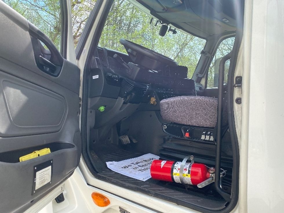 Sleeper Tractor-Heavy Duty Tractors-International-2020-LT625-Greensboro-NC-498,065\n\t\tmiles-$ 44,000 - Image 9