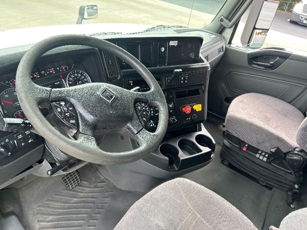 Sleeper Tractor-Heavy Duty Tractors-International-2020-LT625-Greensboro-NC-500,070\n\t\tmiles-$ 52,750 - Image 10