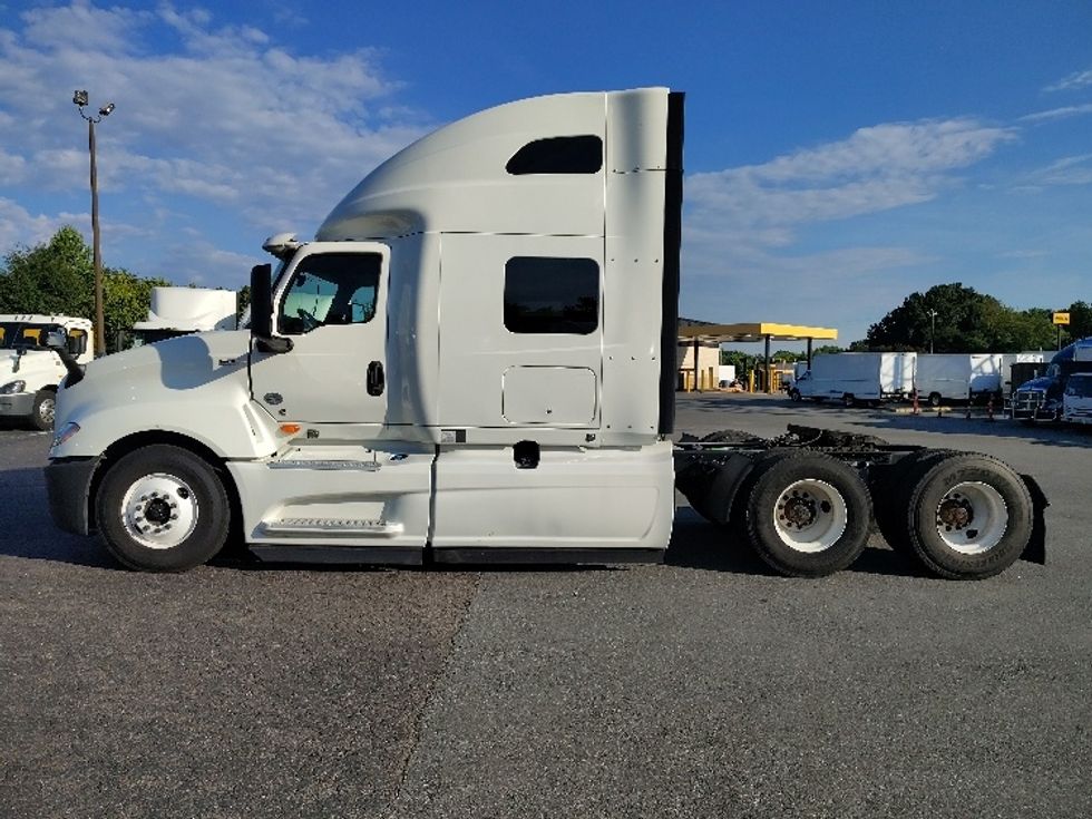 Sleeper Tractor-Heavy Duty Tractors-International-2020-LT625-Greensboro-NC-549,897\n\t\tmiles-$ 47,750 - Image 4