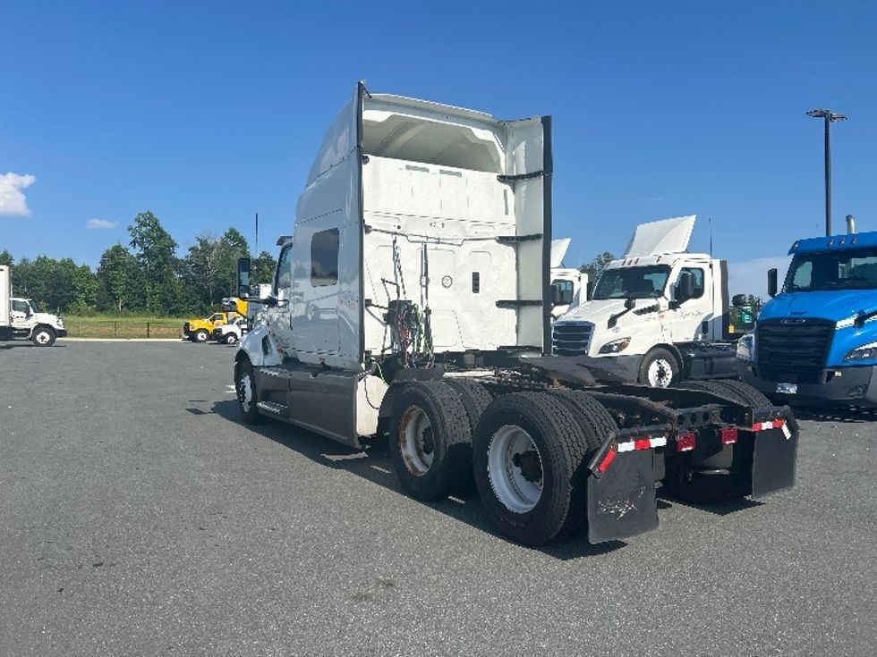 Sleeper Tractor-Heavy Duty Tractors-International-2020-LT625-Greensboro-NC-552,177\n\t\tmiles-$ 42,500 - Image 5