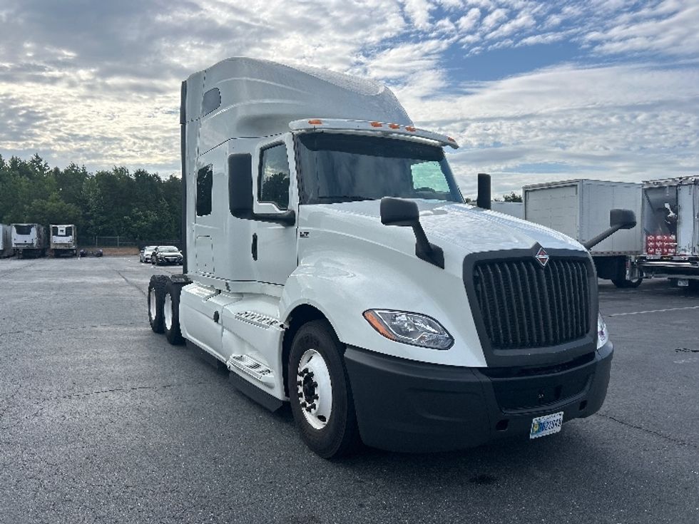 Sleeper Tractor-Heavy Duty Tractors-International-2020-LT625-Greensboro-NC-556,142\n\t\tmiles-$ 47,000 - Image 1