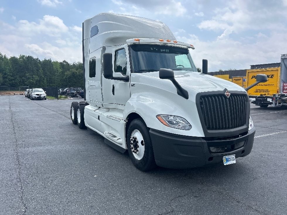 Sleeper Tractor-Heavy Duty Tractors-International-2020-LT625-Greensboro-NC-562,775\n\t\tmiles-$ 46,500 - Image 1