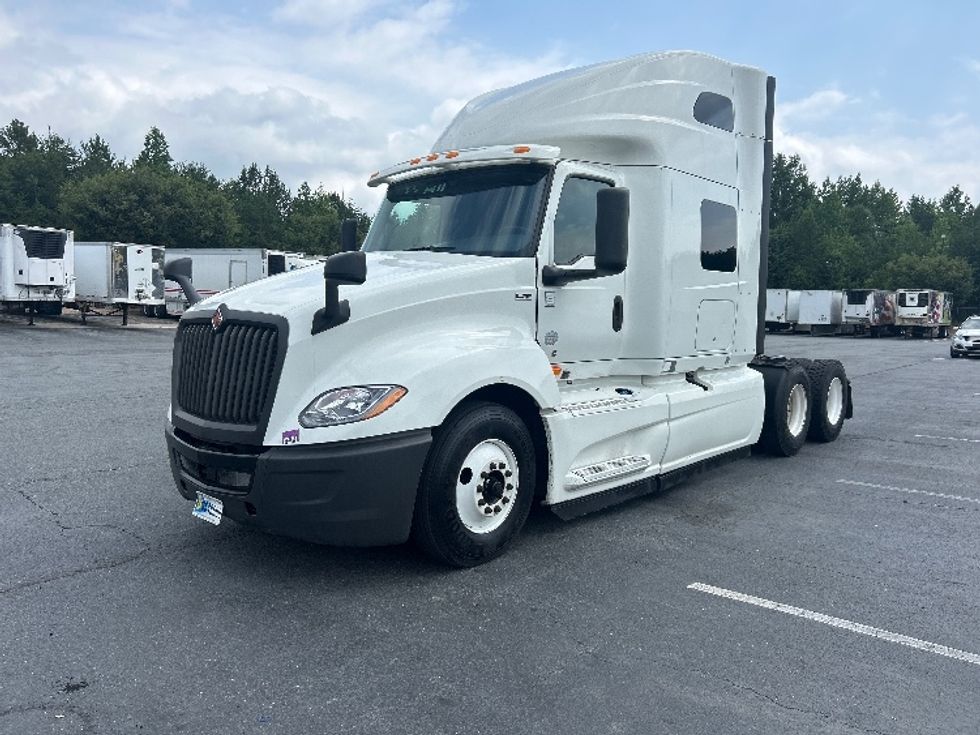Sleeper Tractor-Heavy Duty Tractors-International-2020-LT625-Greensboro-NC-562,775\n\t\tmiles-$ 46,500 - Image 3