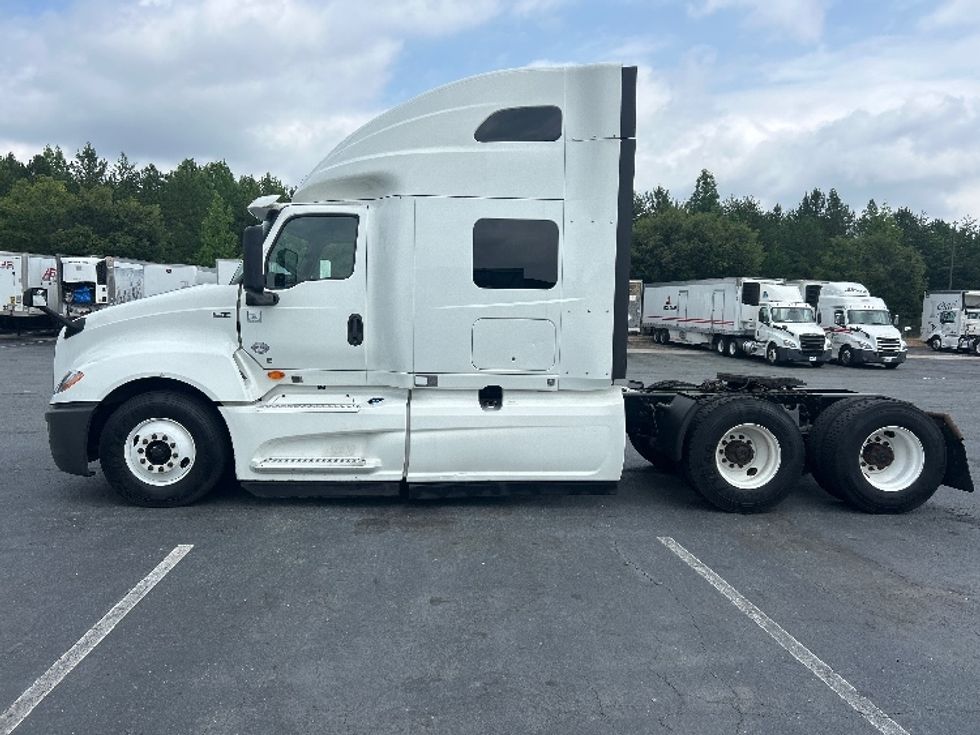 Sleeper Tractor-Heavy Duty Tractors-International-2020-LT625-Greensboro-NC-562,775\n\t\tmiles-$ 46,500 - Image 4
