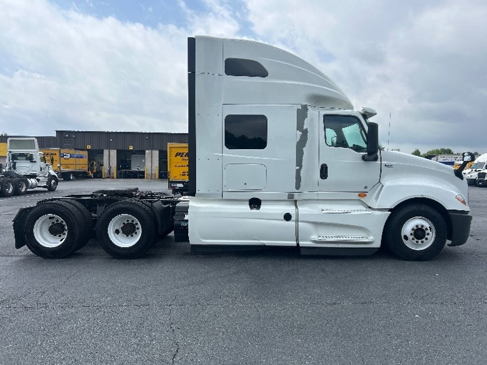 Sleeper Tractor-Heavy Duty Tractors-International-2020-LT625-Greensboro-NC-562,775\n\t\tmiles-$ 46,500 - Image 8