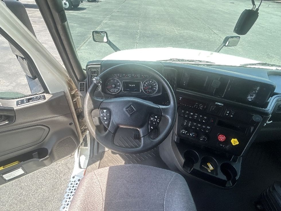 Sleeper Tractor-Heavy Duty Tractors-International-2020-LT625-Greensboro-NC-565,679\n\t\tmiles-$ 46,250 - Image 11