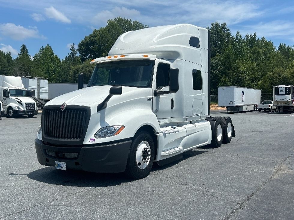 Sleeper Tractor-Heavy Duty Tractors-International-2020-LT625-Greensboro-NC-565,679\n\t\tmiles-$ 46,250 - Image 3
