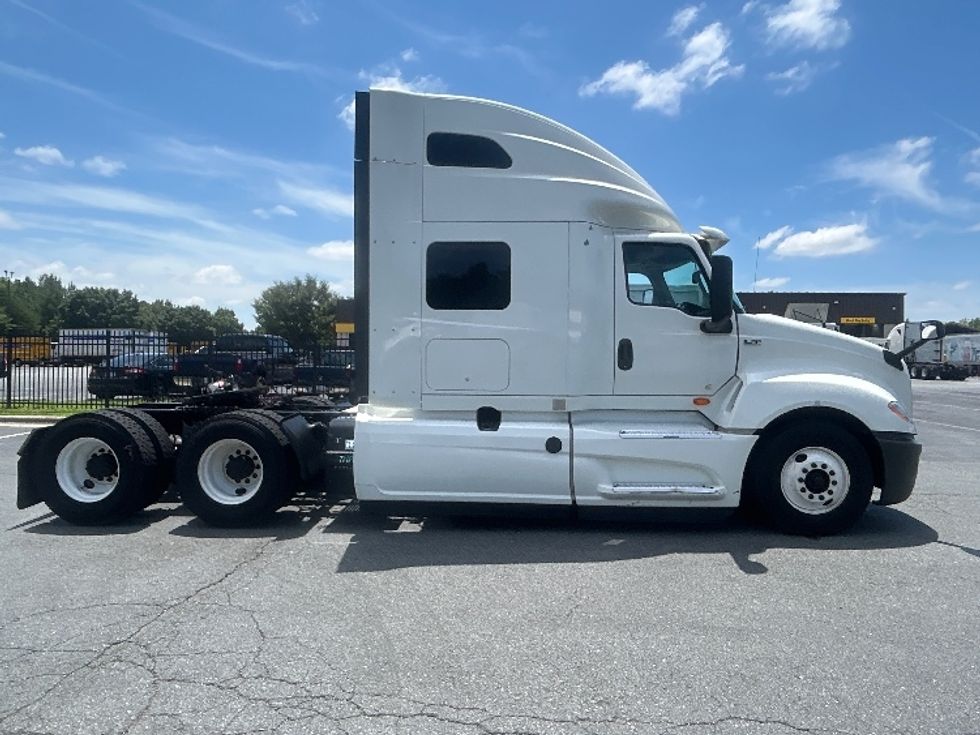 Sleeper Tractor-Heavy Duty Tractors-International-2020-LT625-Greensboro-NC-565,679\n\t\tmiles-$ 46,250 - Image 8