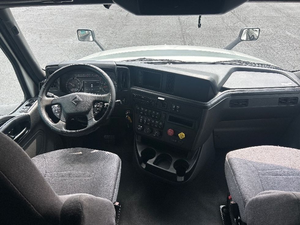 Sleeper Tractor-Heavy Duty Tractors-International-2020-LT625-Greensboro-NC-574,690\n\t\tmiles-$ 45,750 - Image 12