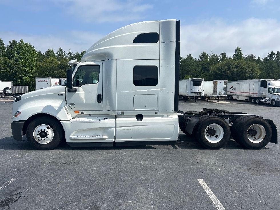 Sleeper Tractor-Heavy Duty Tractors-International-2020-LT625-Greensboro-NC-574,690\n\t\tmiles-$ 45,750 - Image 4