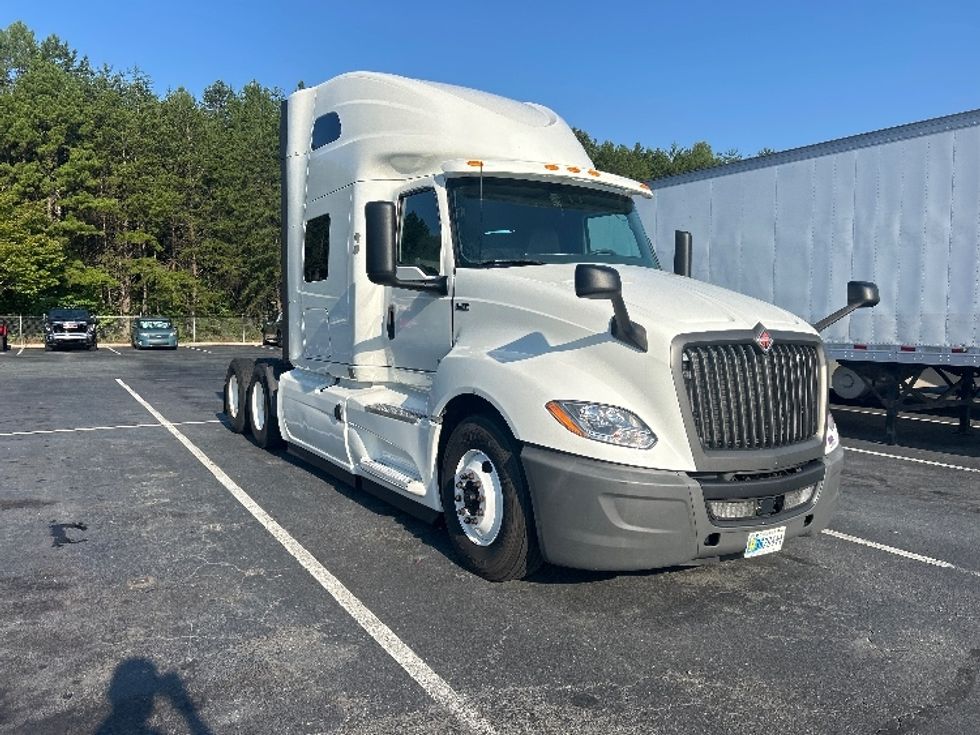 Sleeper Tractor-Heavy Duty Tractors-International-2020-LT625-Greensboro-NC-595,314\n\t\tmiles-$ 49,000 - Image 1