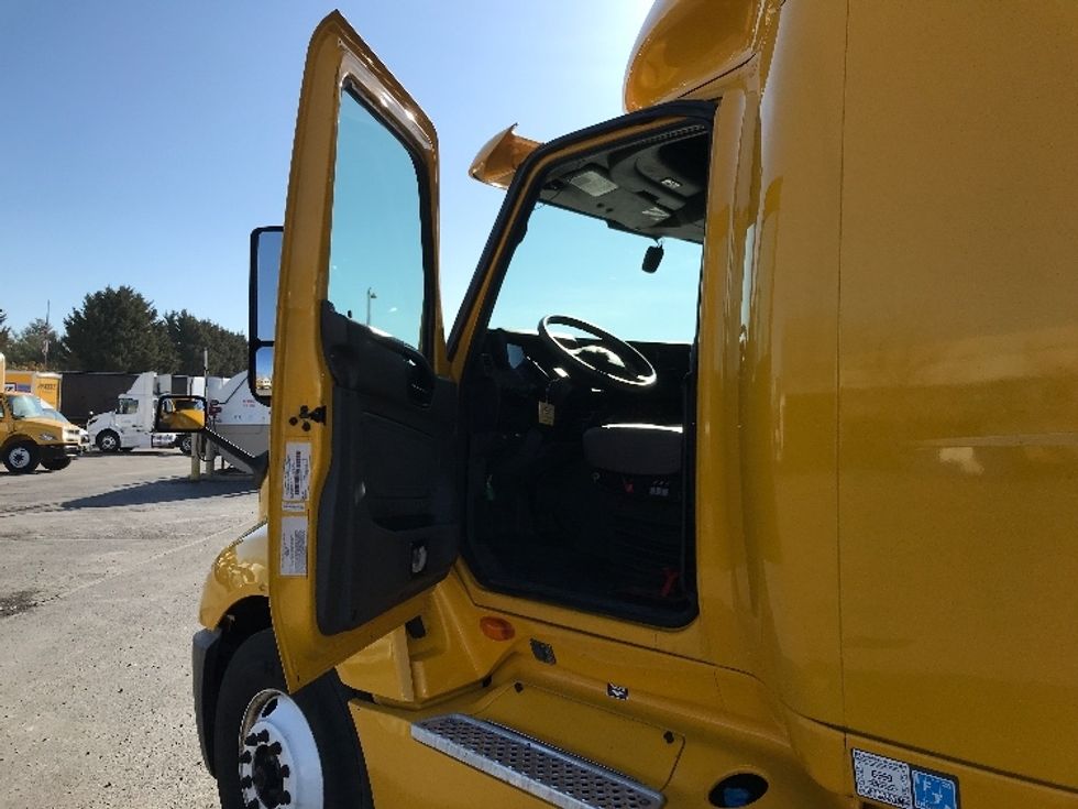 Sleeper Tractor-Heavy Duty Tractors-International-2020-LT625-Hagerstown-MD-449,897\n\t\tmiles-$ 50,500 - Image 9