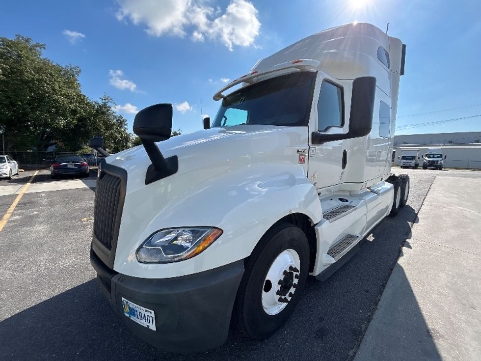 2020 International LT625 LT photo 3