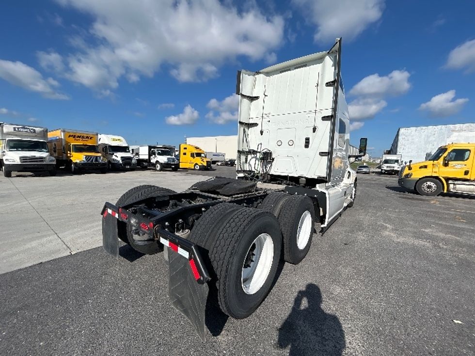 2020 International LT625 LT photo 7