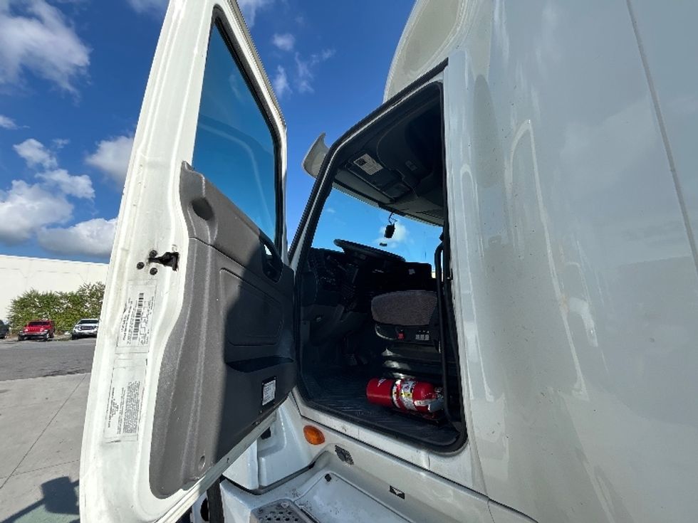 Sleeper Tractor-Heavy Duty Tractors-International-2020-LT625-Hammond-LA-167,960\n\t\tmiles-$ 68,750 - Image 9