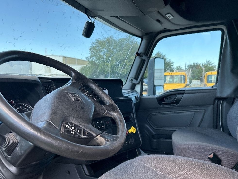 Sleeper Tractor-Heavy Duty Tractors-International-2020-LT625-Hammond-LA-196,309\n\t\tmiles-$ 67,250 - Image 10