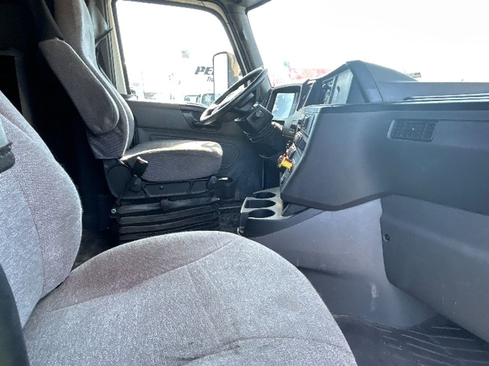 Sleeper Tractor-Heavy Duty Tractors-International-2020-LT625-Hammond-LA-196,309\n\t\tmiles-$ 67,250 - Image 15