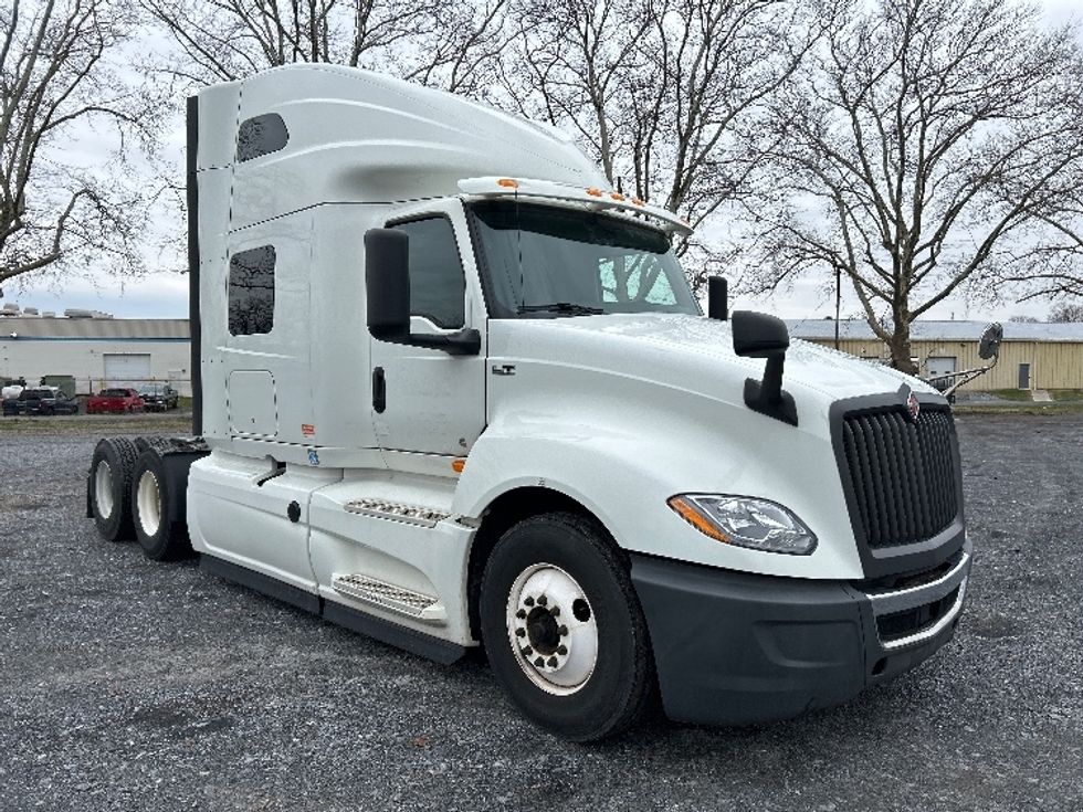 Sleeper Tractor-Heavy Duty Tractors-International-2020-LT625-Harrisburg-PA-396,645\n\t\tmiles-$ 46,250 - Image 1