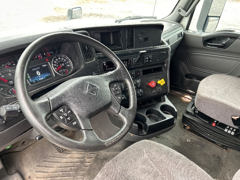 Sleeper Tractor-Heavy Duty Tractors-International-2020-LT625-Harrisburg-PA-396,645\n\t\tmiles-$ 46,250 - Image 10