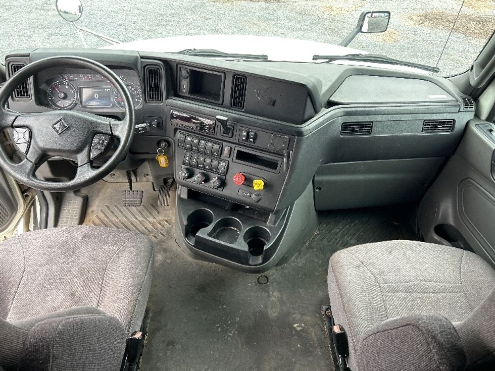 Sleeper Tractor-Heavy Duty Tractors-International-2020-LT625-Harrisburg-PA-396,645\n\t\tmiles-$ 46,250 - Image 12