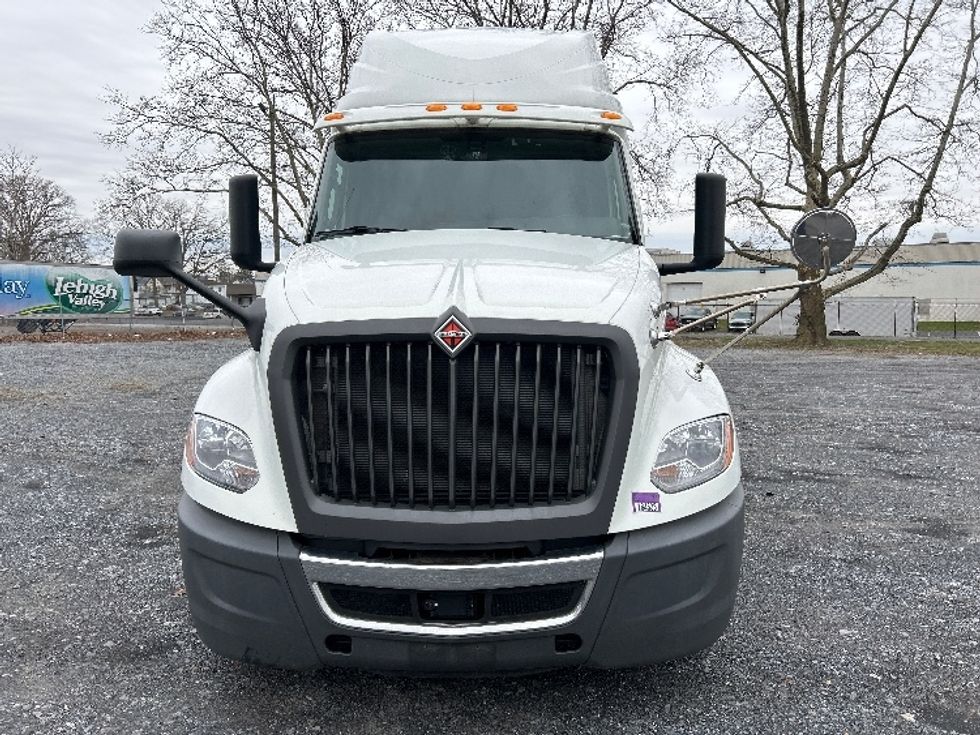 Sleeper Tractor-Heavy Duty Tractors-International-2020-LT625-Harrisburg-PA-396,645\n\t\tmiles-$ 46,250 - Image 2