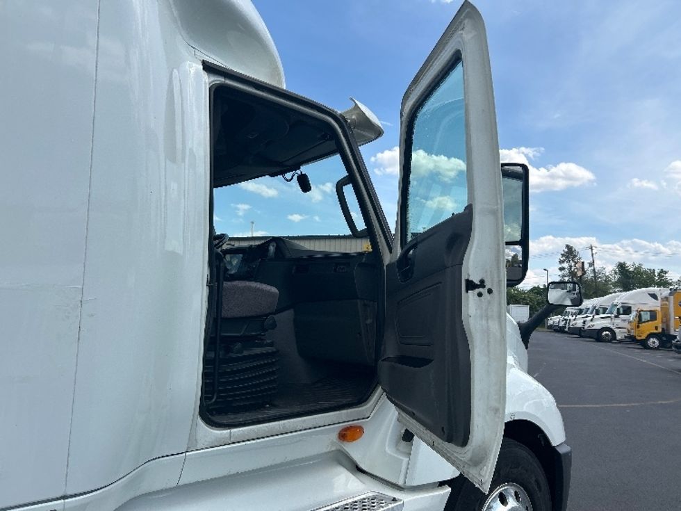 Sleeper Tractor-Heavy Duty Tractors-International-2020-LT625-Harrisburg-PA-496,012\n\t\tmiles-$ 52,000 - Image 13