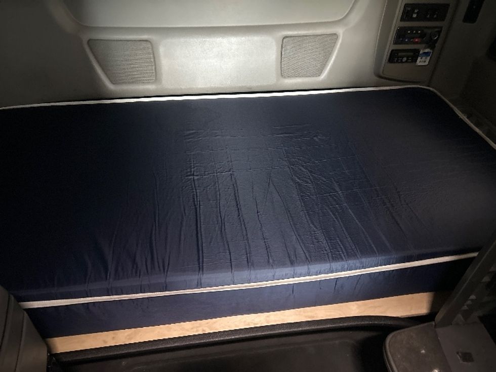 Sleeper Tractor-Heavy Duty Tractors-International-2020-LT625-Harrisburg-PA-496,012\n\t\tmiles-$ 52,000 - Image 17