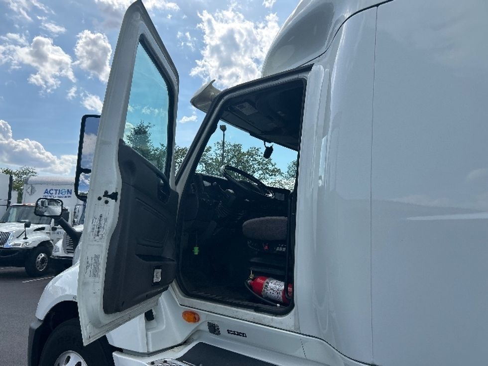 Sleeper Tractor-Heavy Duty Tractors-International-2020-LT625-Harrisburg-PA-496,012\n\t\tmiles-$ 52,000 - Image 9