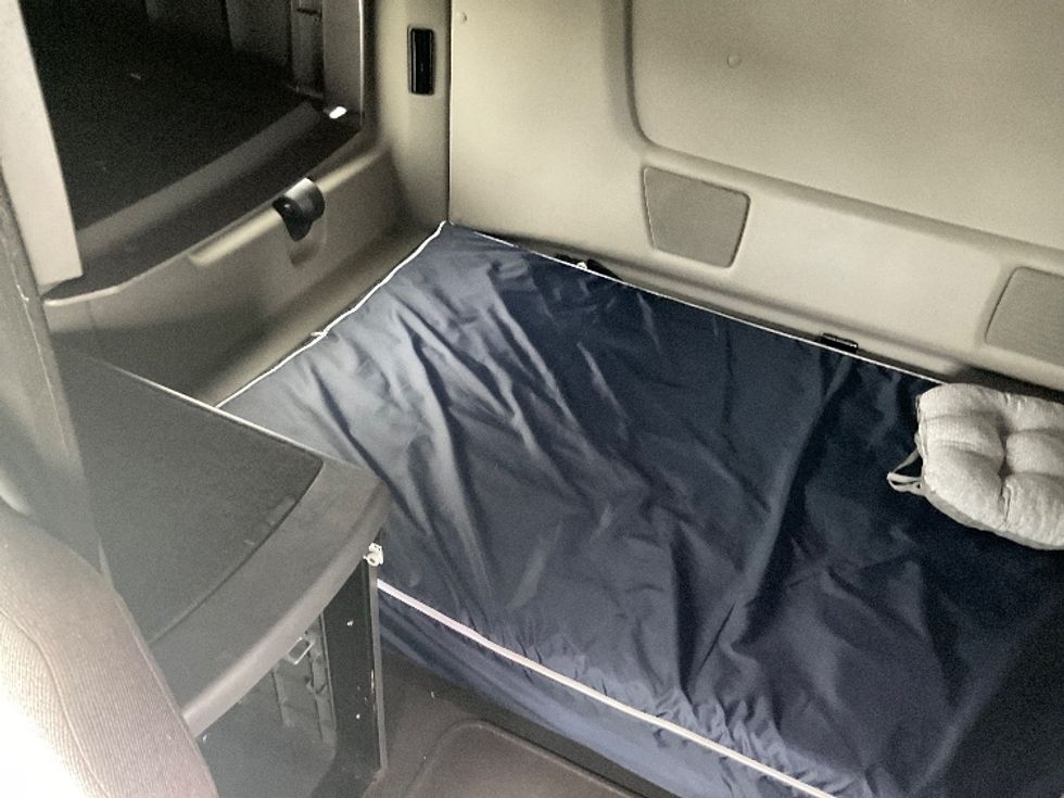 Sleeper Tractor-Heavy Duty Tractors-International-2020-LT625-Harrisburg-PA-504,018\n\t\tmiles-$ 50,750 - Image 16