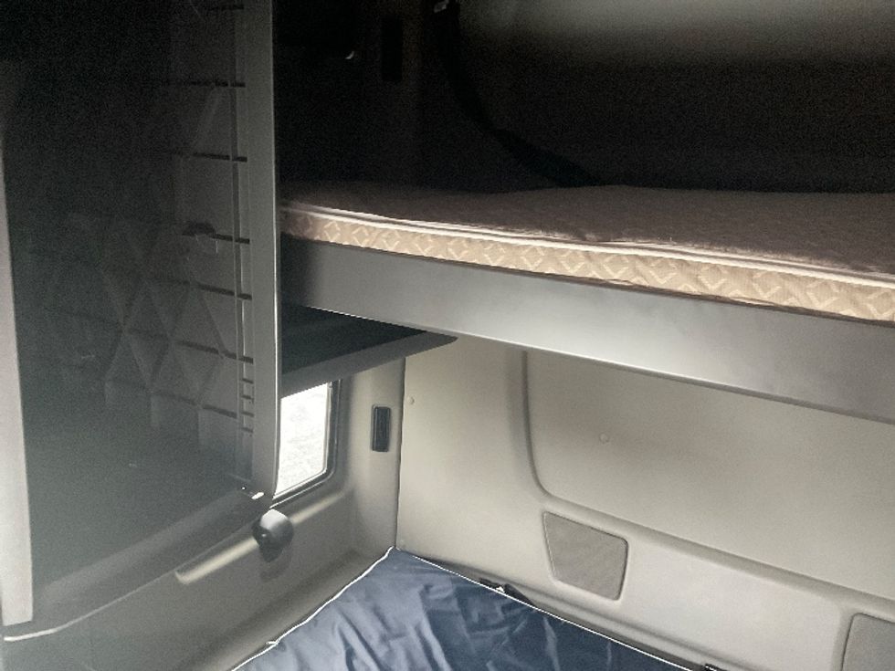 Sleeper Tractor-Heavy Duty Tractors-International-2020-LT625-Harrisburg-PA-504,018\n\t\tmiles-$ 50,750 - Image 19