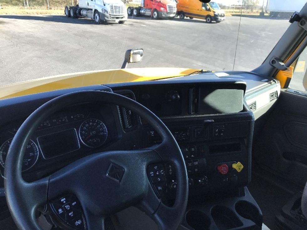 Sleeper Tractor-Heavy Duty Tractors-International-2020-LT625-Harrisonburg-VA-624,039\n\t\tmiles-$ 31,250 - Image 11