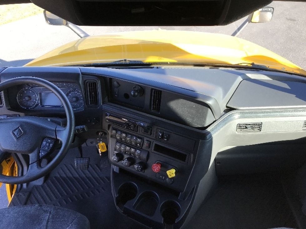 Sleeper Tractor-Heavy Duty Tractors-International-2020-LT625-Harrisonburg-VA-624,039\n\t\tmiles-$ 31,250 - Image 12