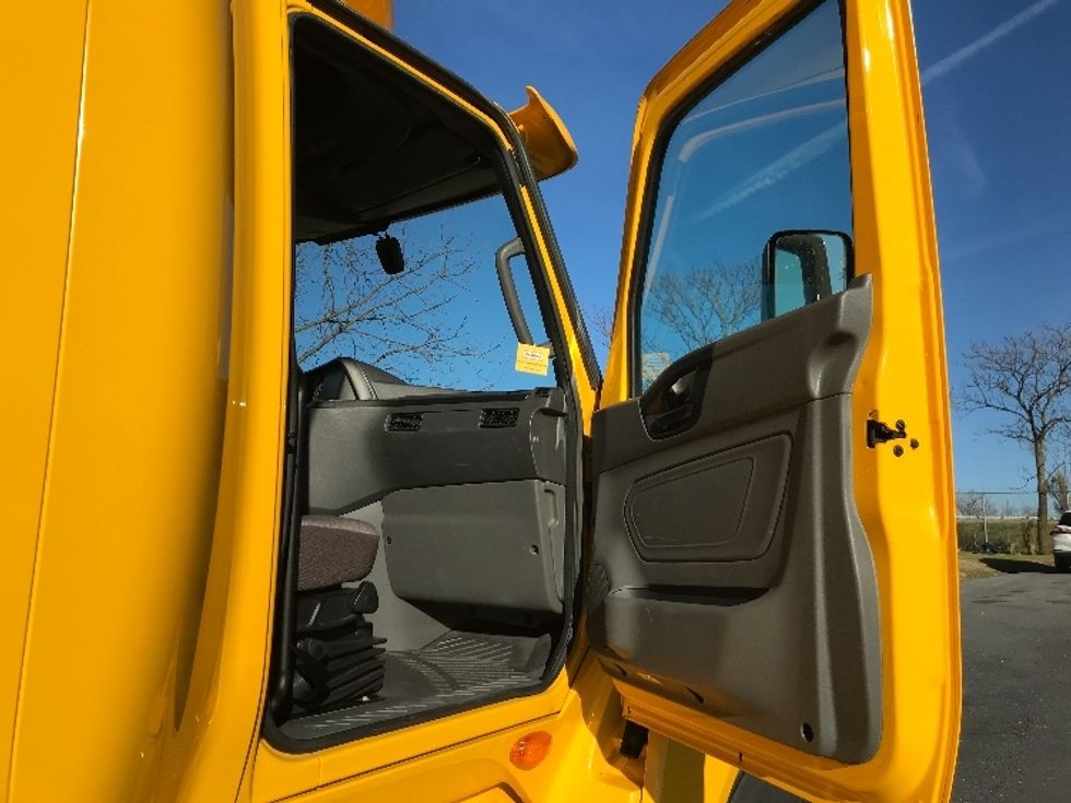 Sleeper Tractor-Heavy Duty Tractors-International-2020-LT625-Harrisonburg-VA-624,039\n\t\tmiles-$ 31,250 - Image 13